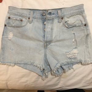 Levi’s Wedgie Shorts Size 28